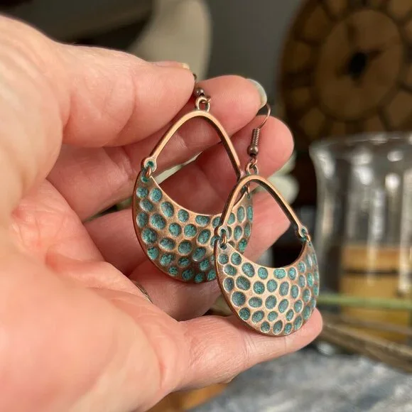 Boho Hammered Copper Patina Medallion Dangle Fishhook Pierced Earrings - Picture 4 of 6